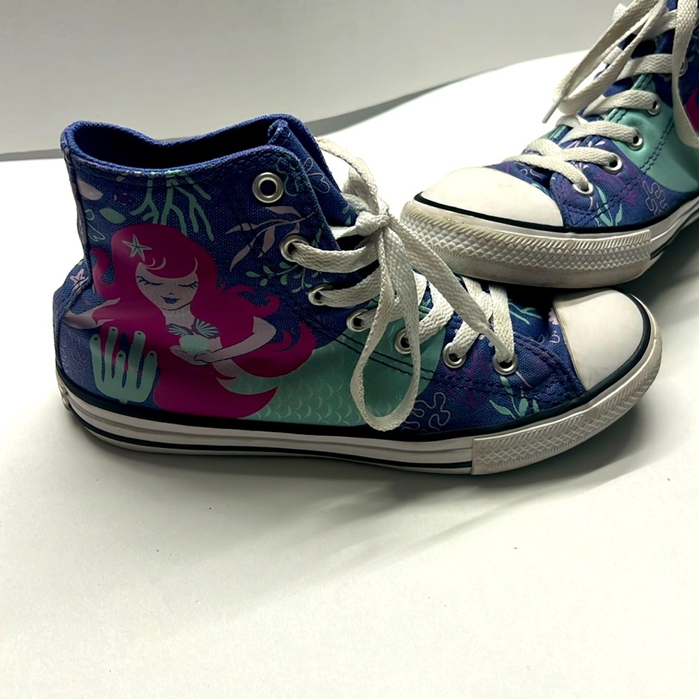 Converse all star. Girls size 3Y.Mermaid  themed